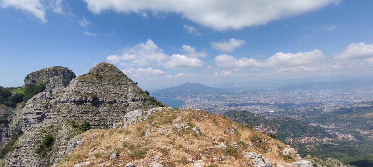 Monte Catello (Caldara) (1390&nbsp;m)